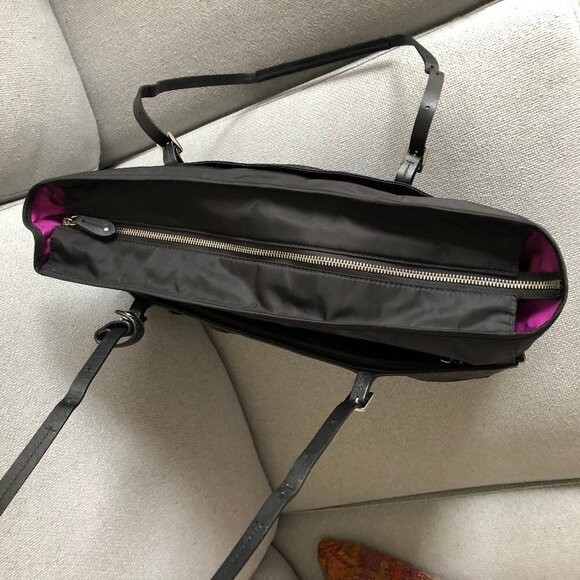 Victorinox Victoria Black Expandable Carry-all Business Laptop Tote Slide-On - Picture 7 of 16